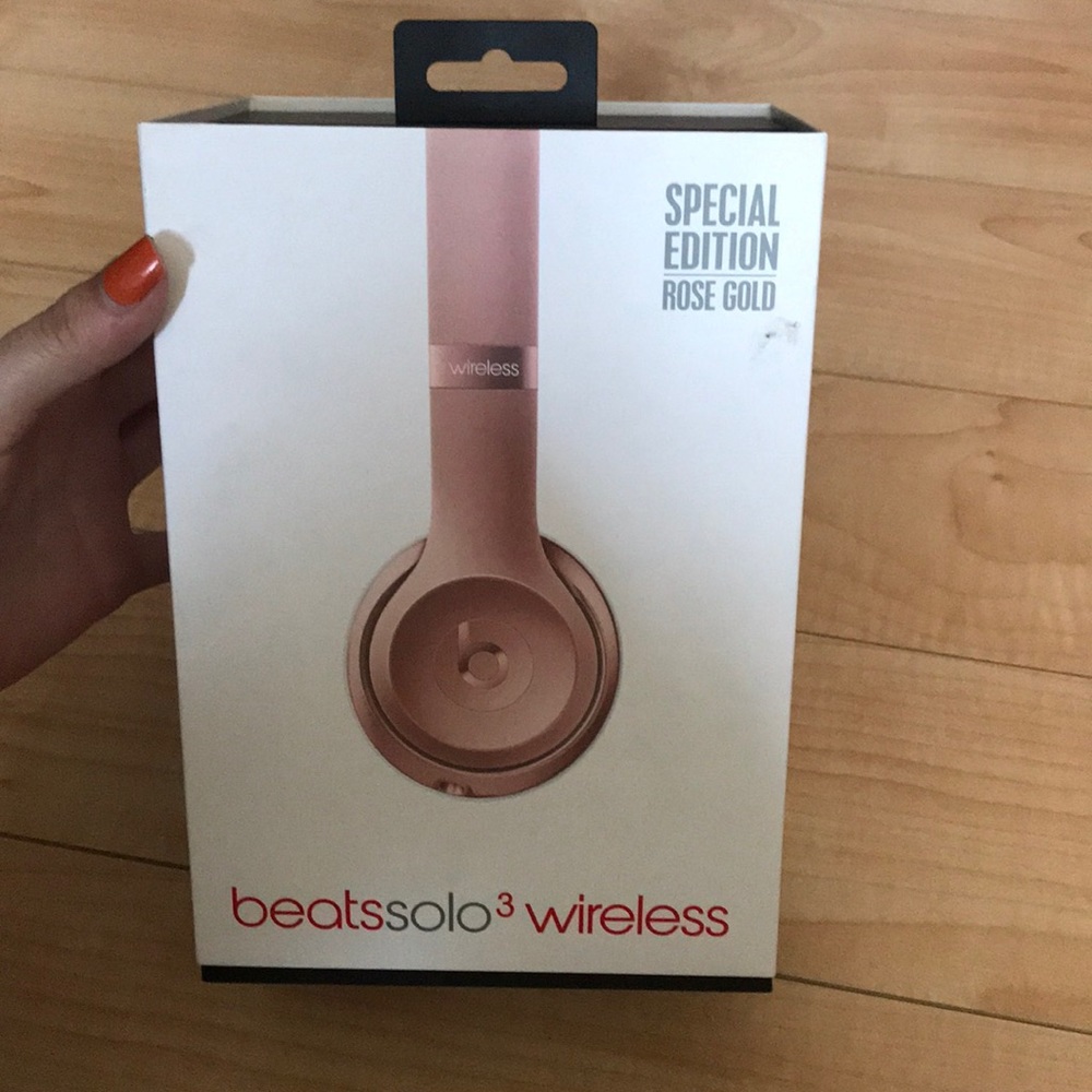 Solo 3 wireless beats!💕